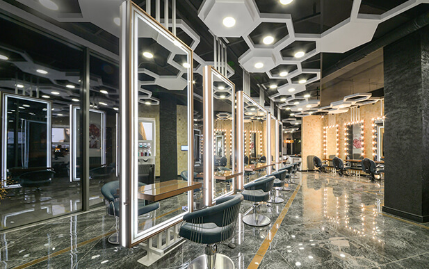 Profesionalno opremljen frizerski salon